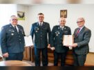 Starosta Marek Olszewski odbiera Brązową Odznakę „Za zasługi dla Ochotniczej Straży Pożarnej w Łubiance”