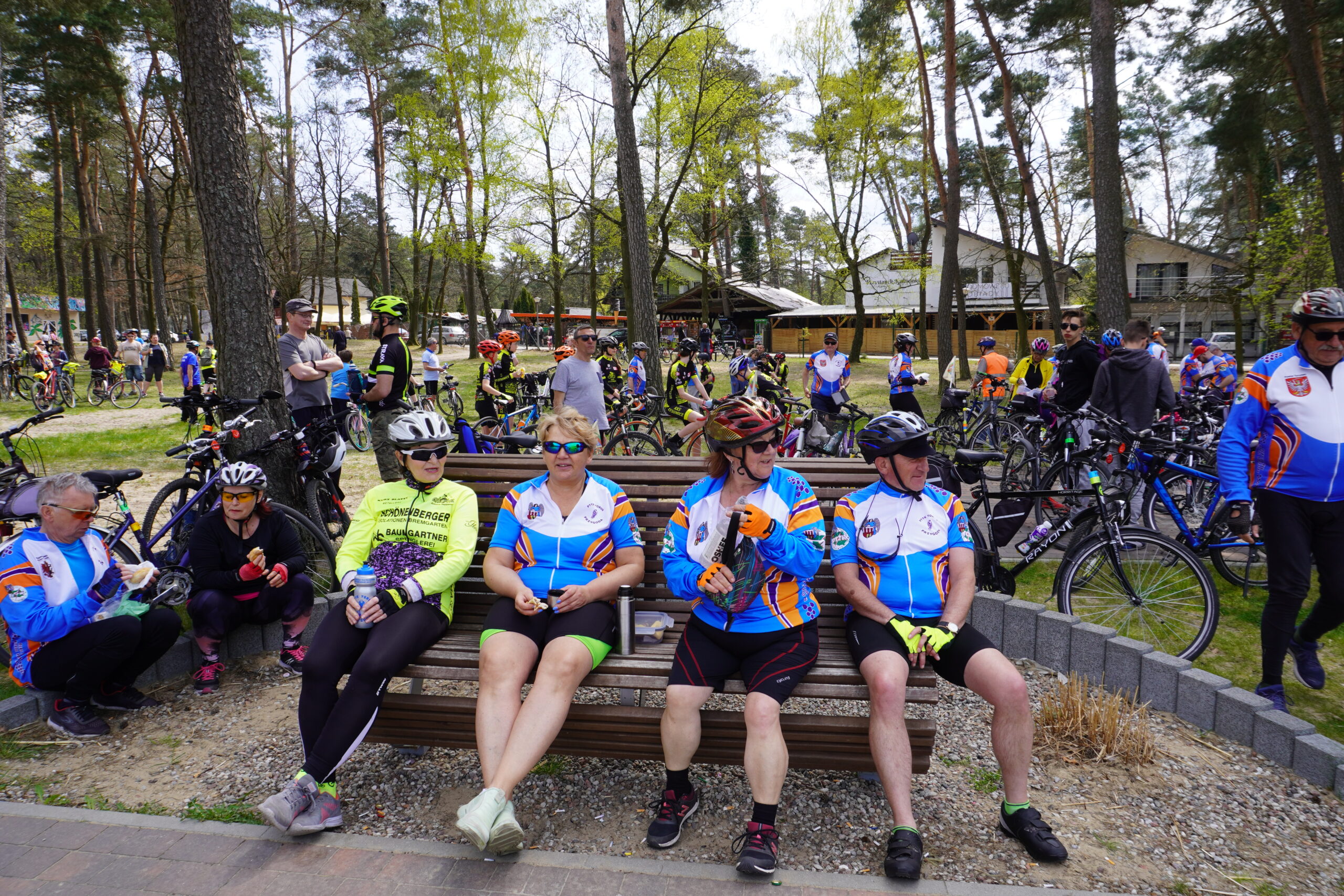 Uczestnicy rajdu rowerowego po gminie Łysomice
