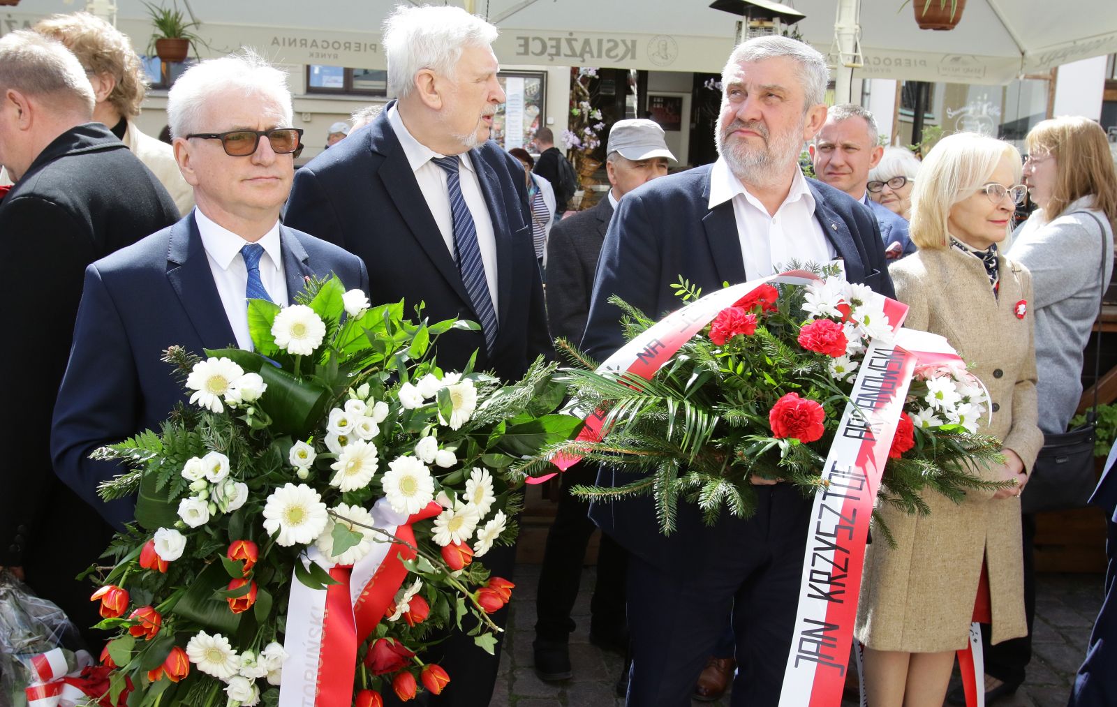 Przedstawiciele powiatu toruńskiego świętowali rocznicę uchwalenia Konstytucji 3 Maja na obchodach w Toruniu